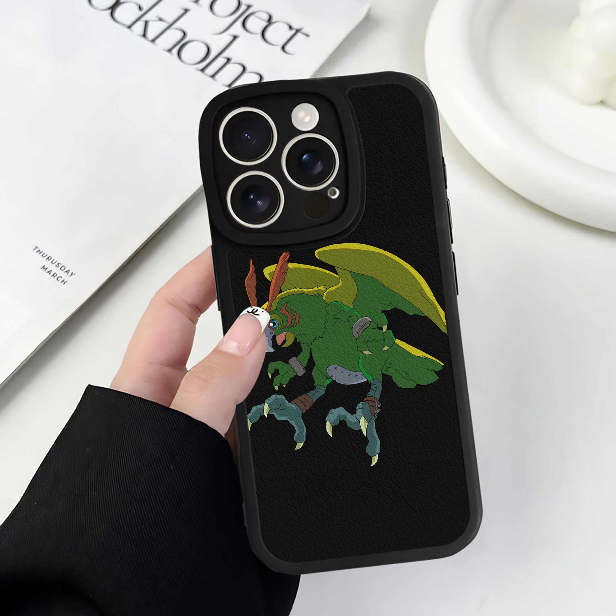 （画像用） Digimon デジタルモンスター/デジモン 【iPhone 16シリーズ対応】シリコンスマホケース（レザー調） 材質：シリコン